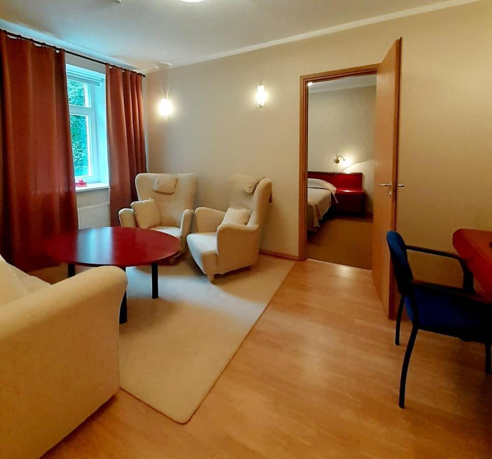 Hotel Kuelalistemaja Kukruse Residents Kohtla-Järve Esterno foto